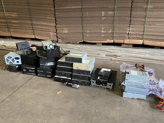Partij Diverse computer hardware en voedingen