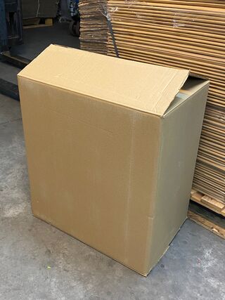 Ca. 175x Verzenddozen, dubbelgolf, bruin, 58x36x64cm