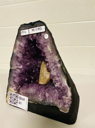 Amethist geode met Calciet kristal
