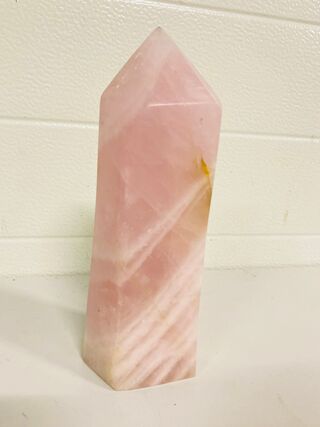 Rozenkwarts obelisk
