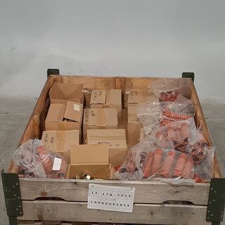 Partij borgenpennen en stukjes buis