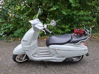 Snorscooter, Peugeot, Snorscooter, Django Heritage, lichtgrijs, 2017