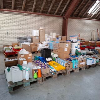 Partij diverse schoonmaak producten en toebehoren o.a. Tricel, Dreumex