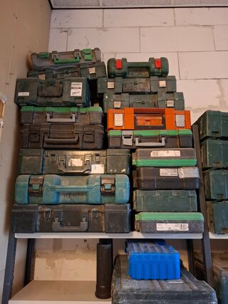 Partij lege gereedschapsboxen o.a. Makita, Bosch