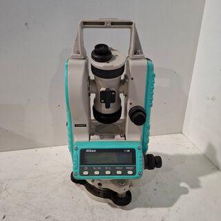 Theodoliet + statief, Nikon, NE 100