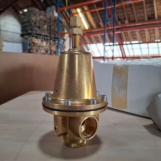 2x Persluchtregelaar met manometer Ewo, 280,395