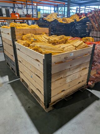Pallet met aanmaakhout