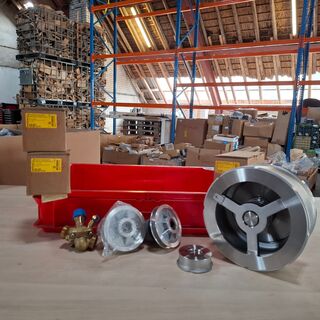 Divers industrieel installatiemateriaal o.a. Danfoss