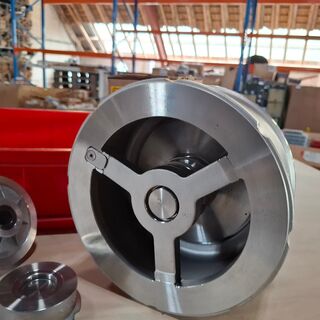 Divers industrieel installatiemateriaal o.a. Danfoss