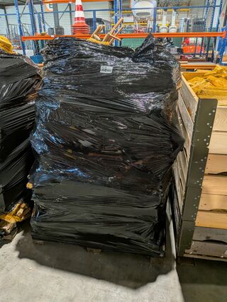Pallet met aanmaakhout