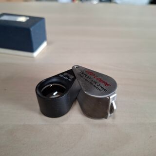 2x Juweliersloep met lens met reiscompas