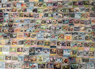 Ca. 250x Speciale reverse holo rare Pokémon-kaarten