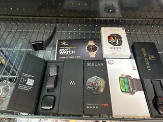 Ca. 10x Smartwatch, 1x mobiele telefoon, W.o. Xelar, Royal Supplies, Z