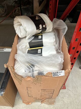 Partij moltons w.o. ca. 140/160×200+30 cm