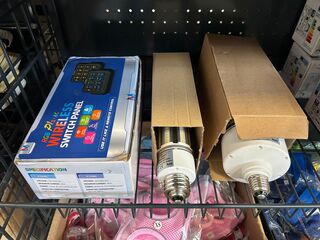 Partij led verlichting en elektronica W.o. Intech