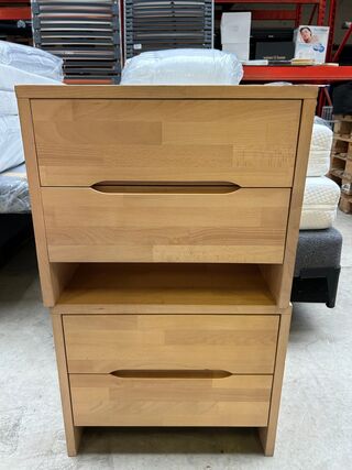 Boxpring 180×200 cm, matrassen en 2 nachtkastjes