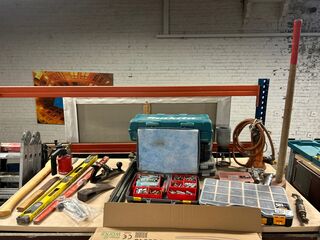 Partij gereedschap, bouwmaterialen en toebehoren W.o. Makita, Stanley