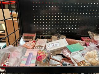 Partij mode- en haaraccessoires W.o. Notino, Misswink, Invisibobble, M