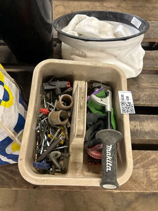 Partij gereedschap en toebehoren W.o. Makita