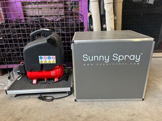 Spraytan-systeem met Super Silent Profi 66 compressor Sunny Spray