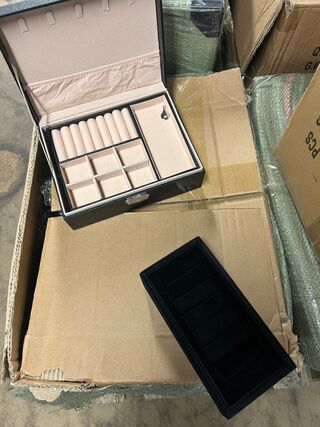 2x Pallet luxe sieradenboxen, -opbergers, -displays