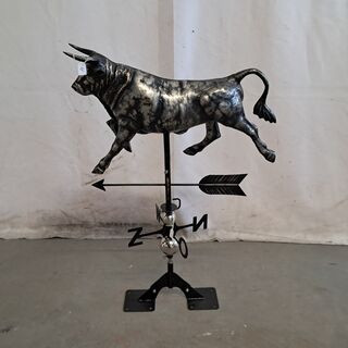 RVS Windwijzer Tuinbeeld, Stier