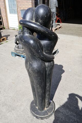 Beeld, Embrace, Donkergrijs / Antraciet