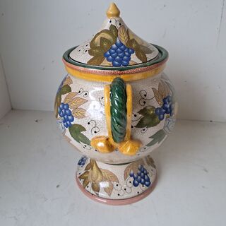 Grote urn met deksel
