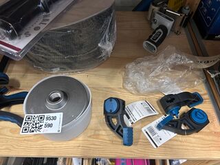 Partij bouwmarktmaterialen w.o. snelspanlijmklemmen W.o. HBM, Activa