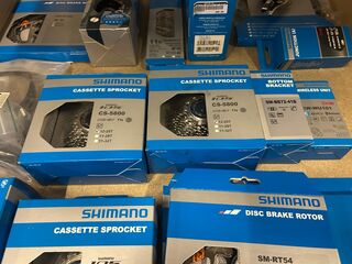 27x Racefietsonderdelen Shimano