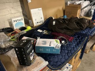 23x Huisdierproducten w.o. hondenbeveiligingscamera W.o. Petkit, BP