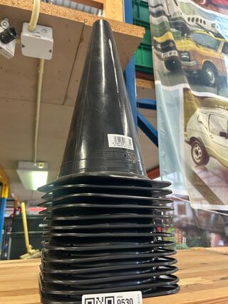 13x Pion / verkeerskegel Diamond, zwart