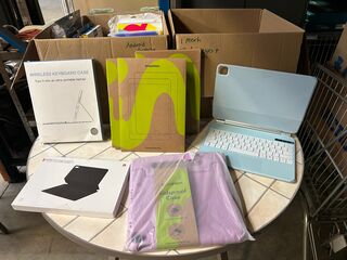 28x Tablet / iPad hoezen en accessoires W.o. HUAWEI, imoshion