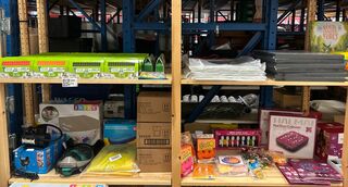 Partij zwembad, outdoor, speelgoed en cosmetica W.o. Intex, Biobuddi