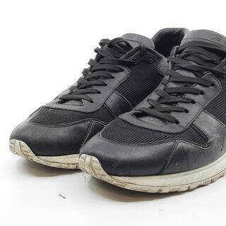 Paar sneakers, maat 7, Louis Vuitton, GO 0221