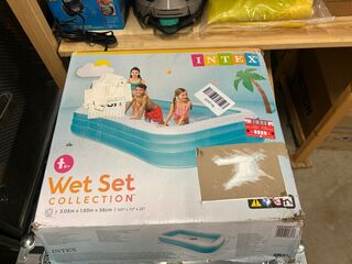 Partij zwembad, outdoor, speelgoed en cosmetica W.o. Intex, Biobuddi