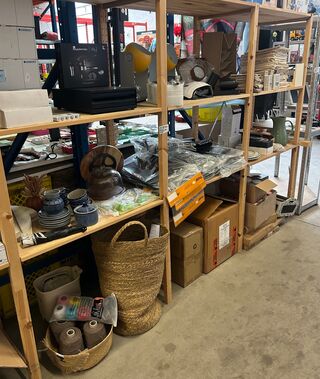 9x Inhoud stellingvak w.o. huishoudelijke artikelen, decoratie en opsl