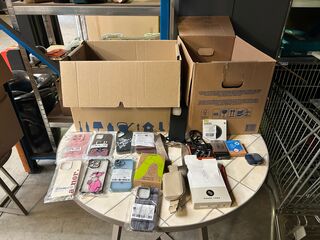 Partij smartphone hoesjes en accessoires W.o. Selencia, imoshion