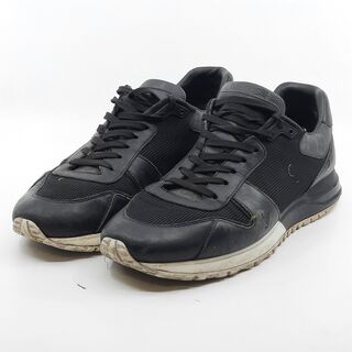 Paar sneakers, maat 7, Louis Vuitton, GO 0221