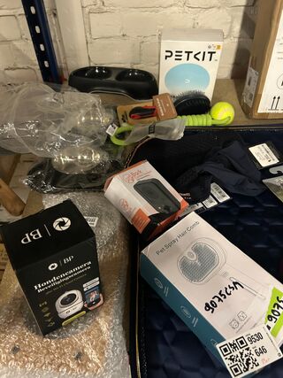 23x Huisdierproducten w.o. hondenbeveiligingscamera W.o. Petkit, BP