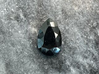 Diamant – 5.48 carat natuurlijke zwarte diamant