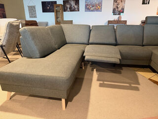 U-bank met open eiland en lounge, elektrisch verstelbaar army green