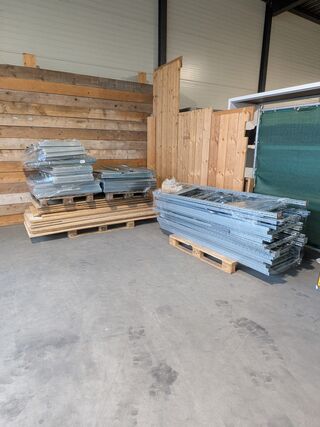 Partij divers stellingmateriaal