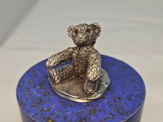 Teddy beer beeld – Royal Selangor