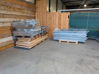 Partij divers stellingmateriaal