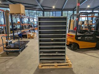 2x Stalen vakken- / magazijnkast