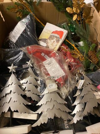 Ca. 157x Kerstdecoratie en -kleding, Ornamenten, Kersttruien, Kerstboo