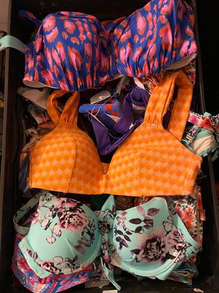 Ca. 126x Badmode, bikinibroekjes en -topjes, Cyell, Beachlife, Freya E