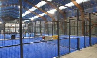 3x Officiële padelbanen frames en glazen panelen ca. 50 panelen