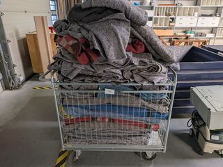 Transportwagen met verhuisdekens